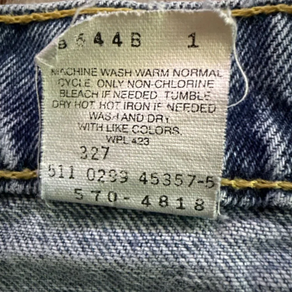VTG Levis 570 Baggy Fit Jeans Mens Size 30x30 Blue USA MADE Skater Wide Tapered